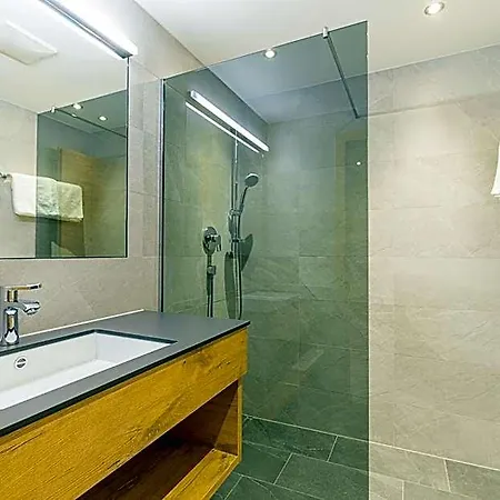 Residenz Schiestl فندق رييد ايم زيلرتال